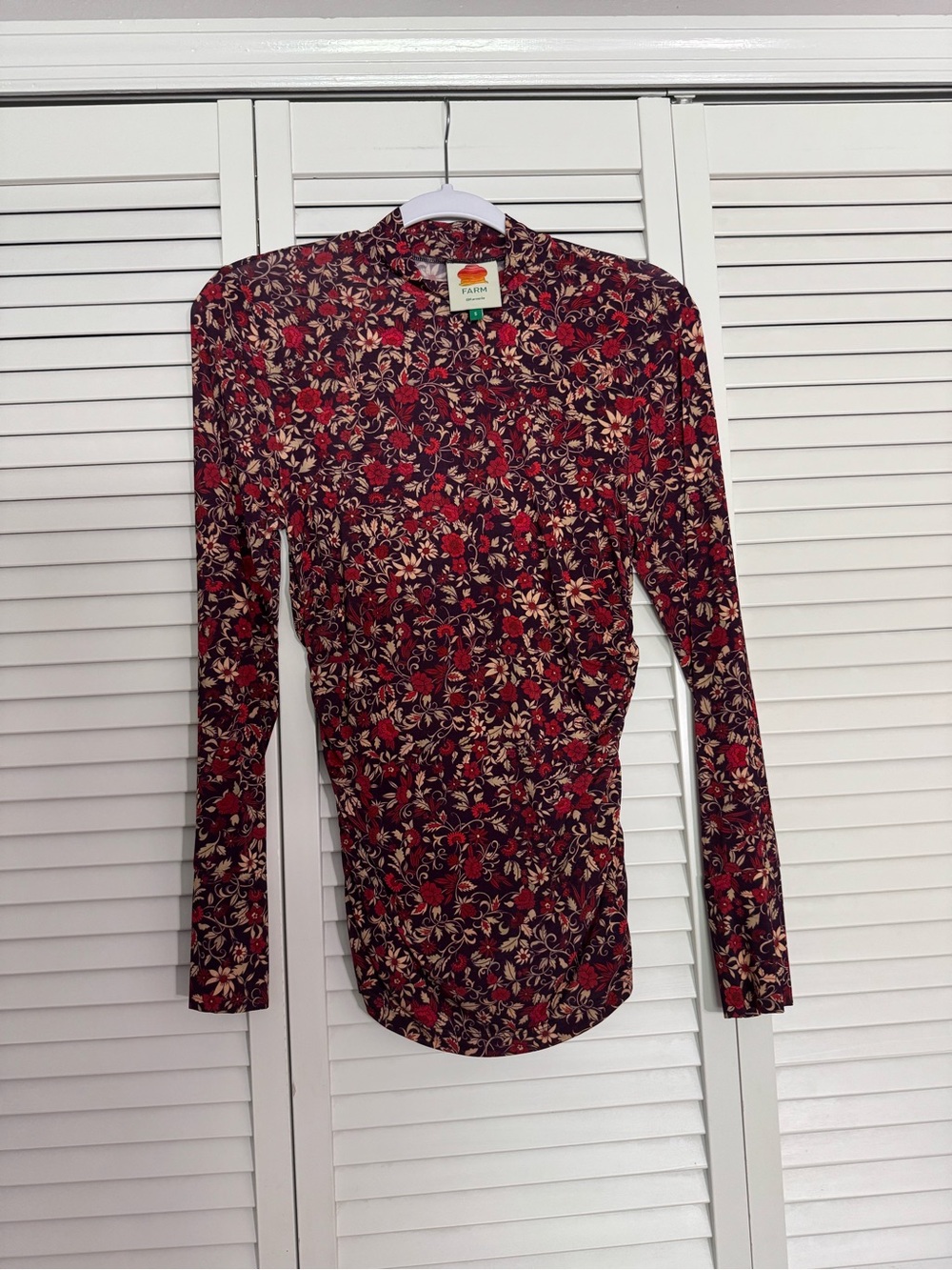 Farm Rio Red Floral Long-Sleeve Mock Neck Top Ruching on Sides Sz S